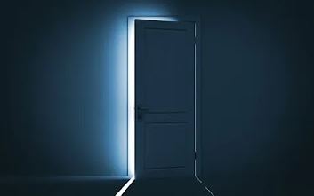 Bending of light at the corner of a door